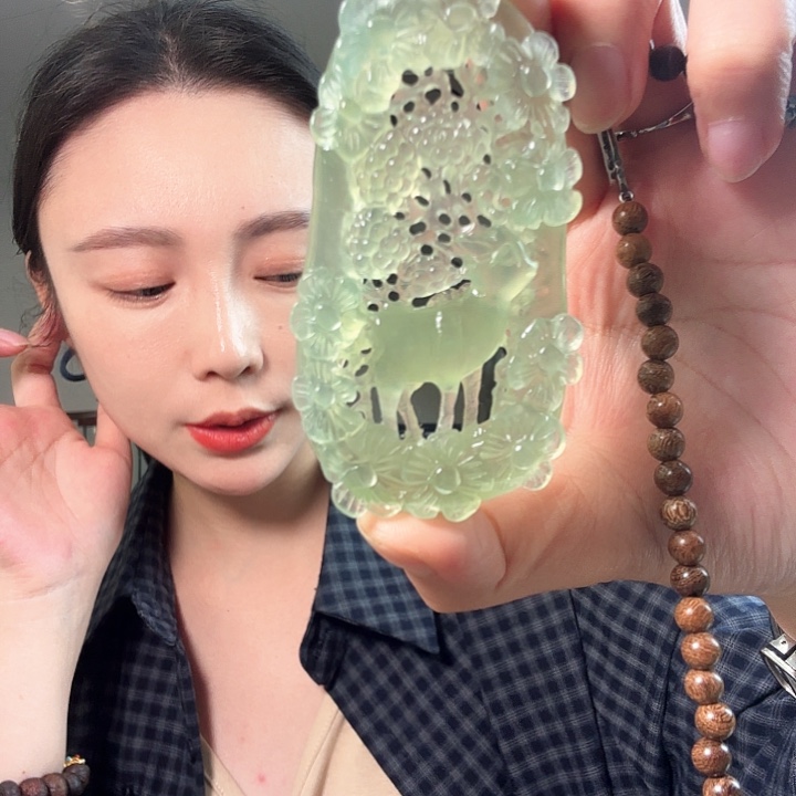 荔***ಣ蛇纹石玉未镶嵌颈饰