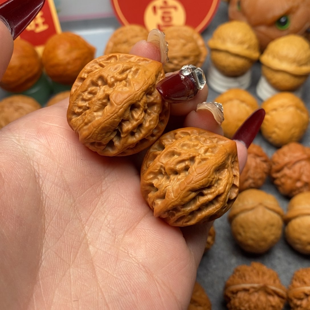 文玩核桃把件粗筋龙脊