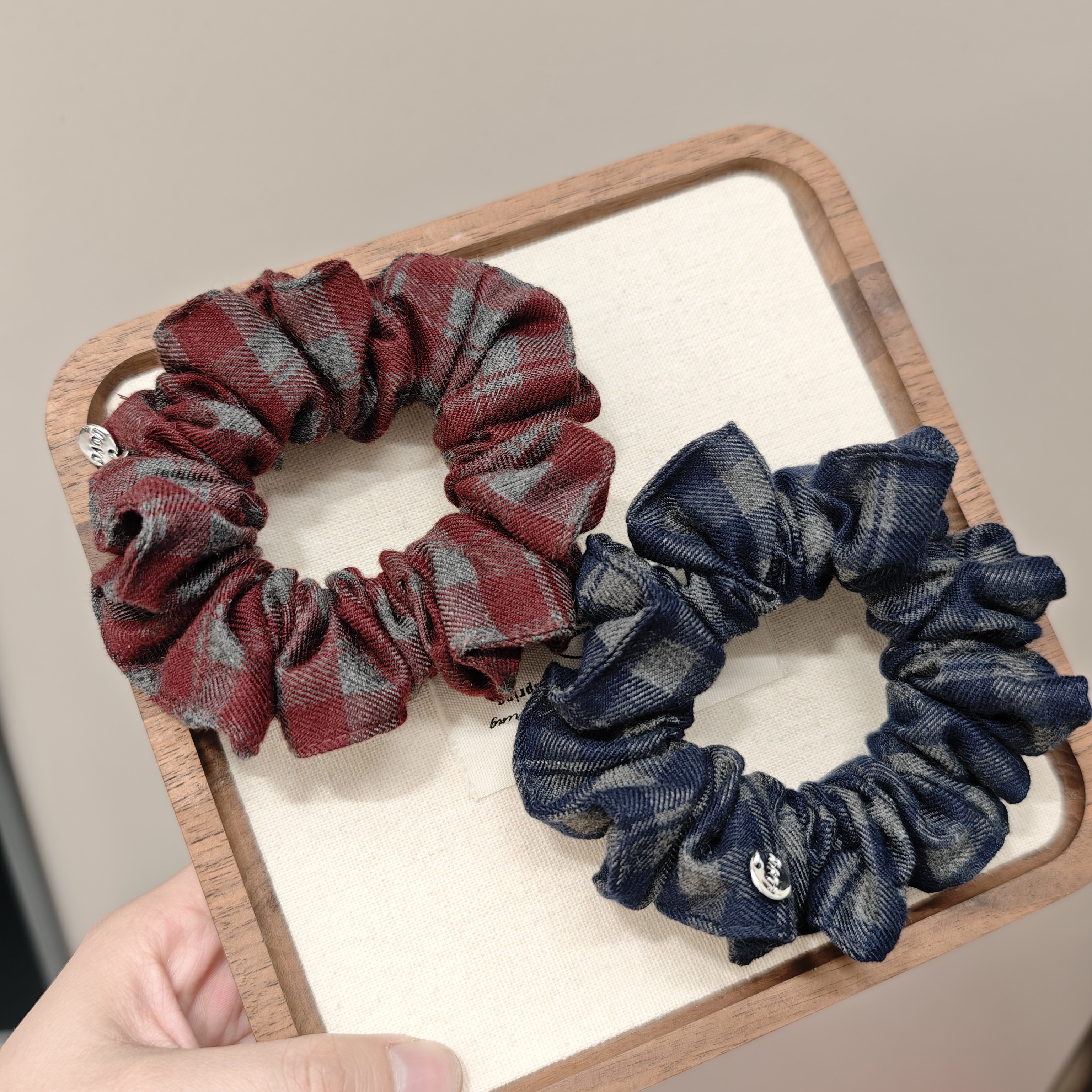 韩版秋冬复古磨毛格纹小肠发圈小众高级感扎低马尾皮筋头绳头饰