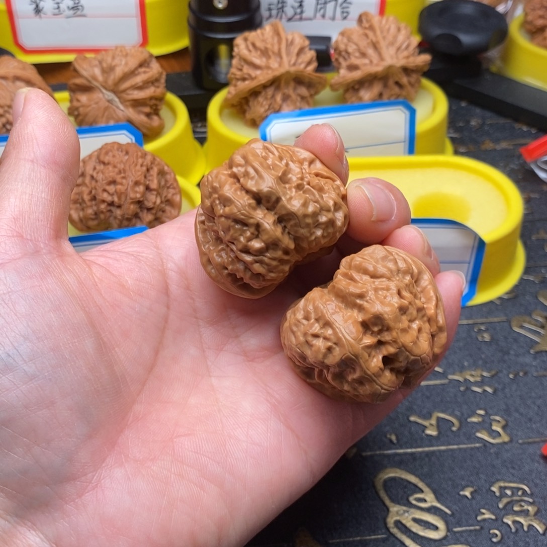 妖***熊吊坠文玩核桃蛤蟆头