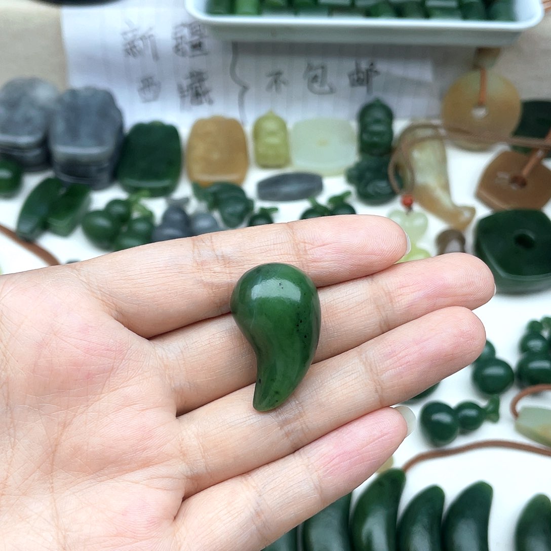 颈饰未镶嵌和田玉我*宝