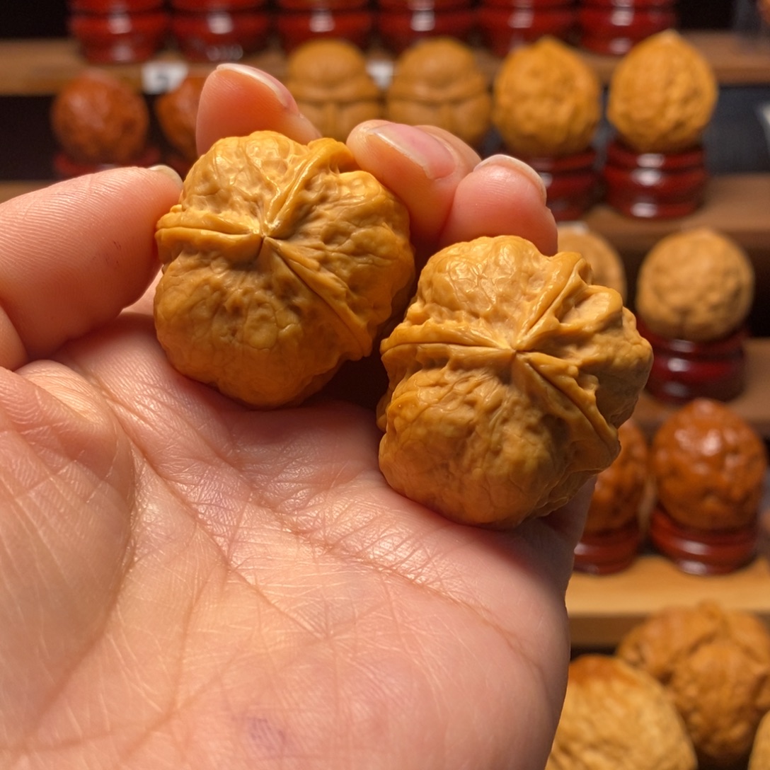 文玩核桃把件水晶三棱37尺