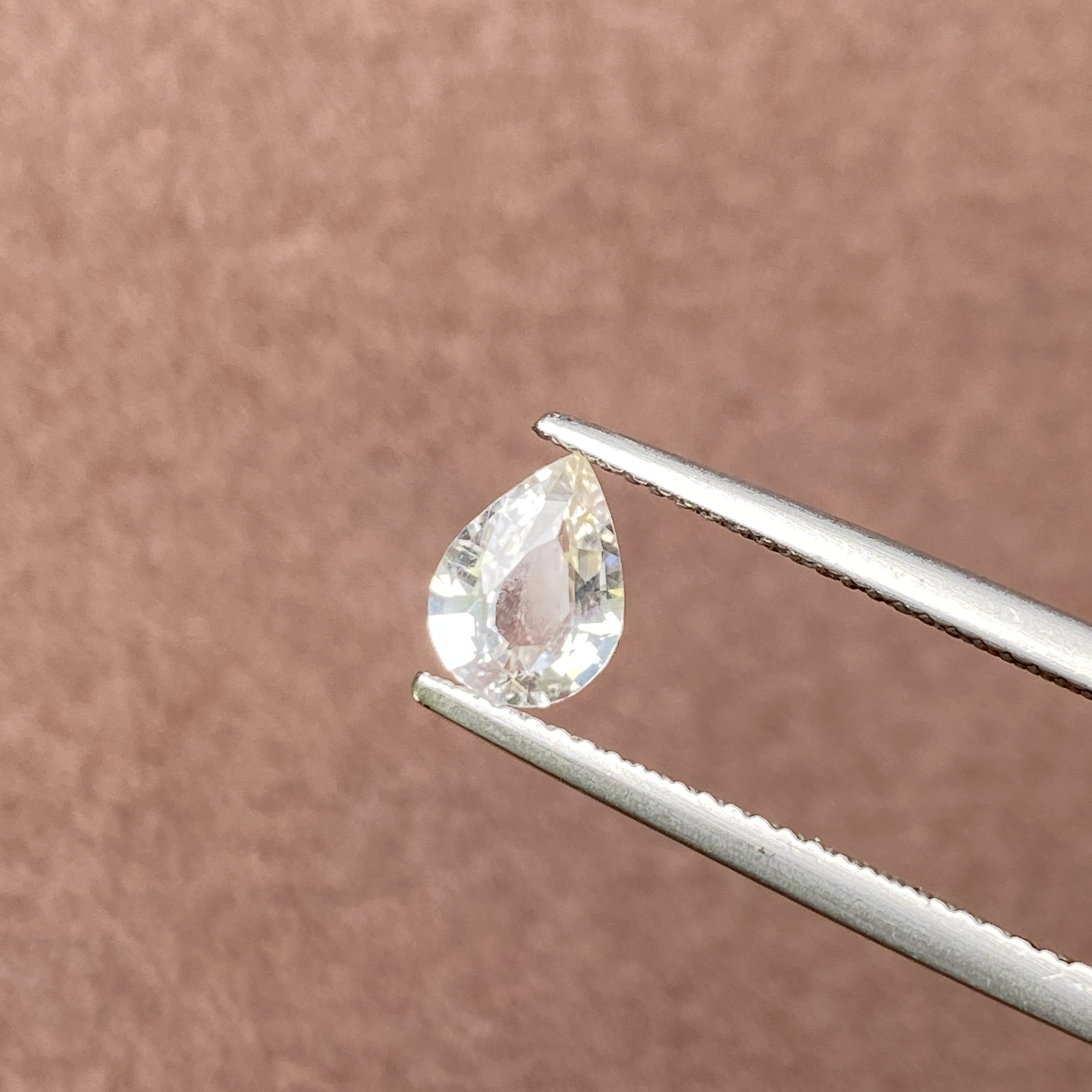 22C539 有烧白色蓝宝石 1.09克拉