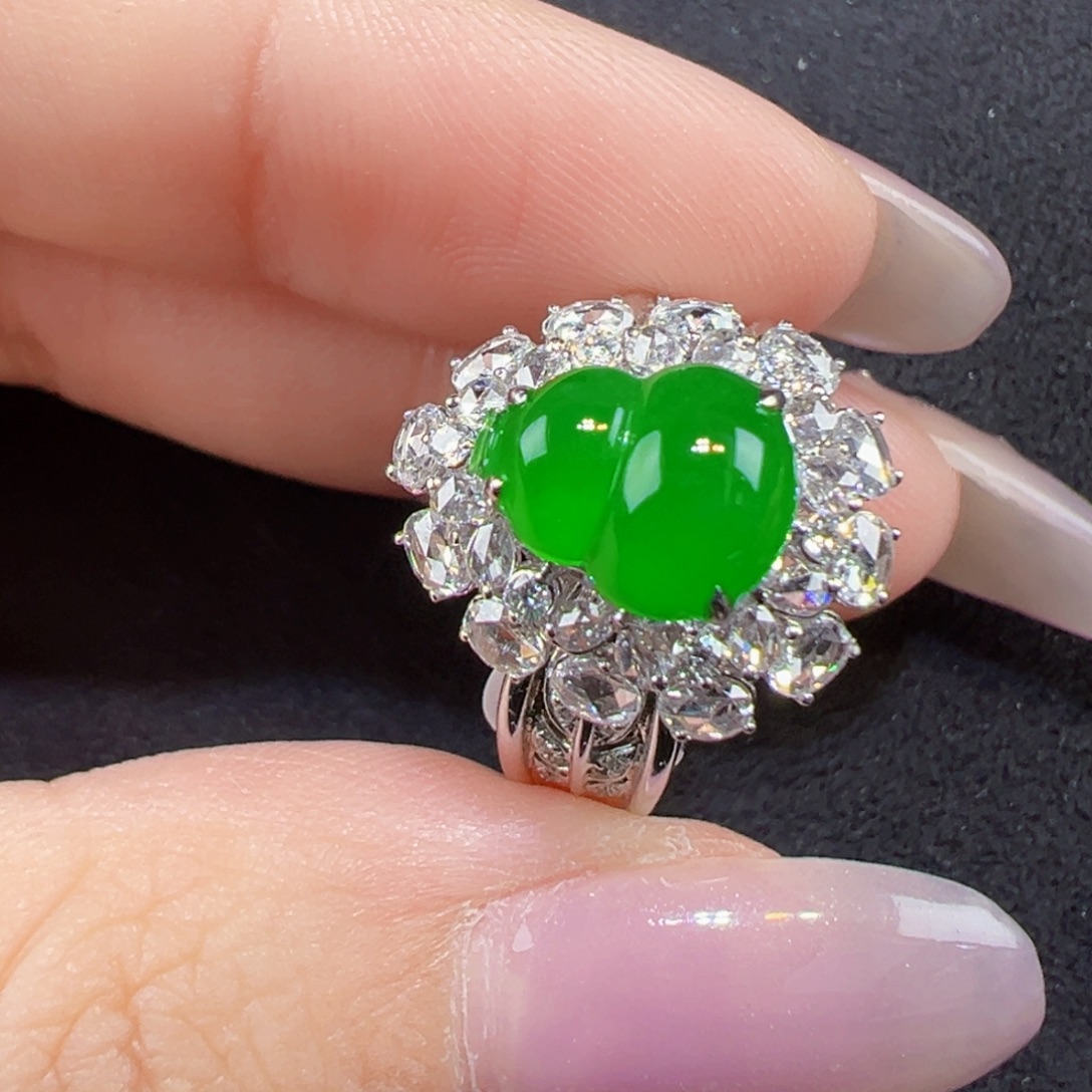 翡翠18K金镶嵌戒指葫芦