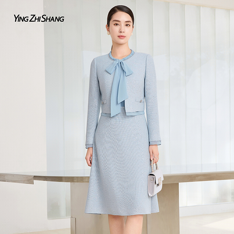 赢智尚盐水蓝亮片绞综连衣裙假两件蝴蝶结领钉珠扣子重工ZF04018