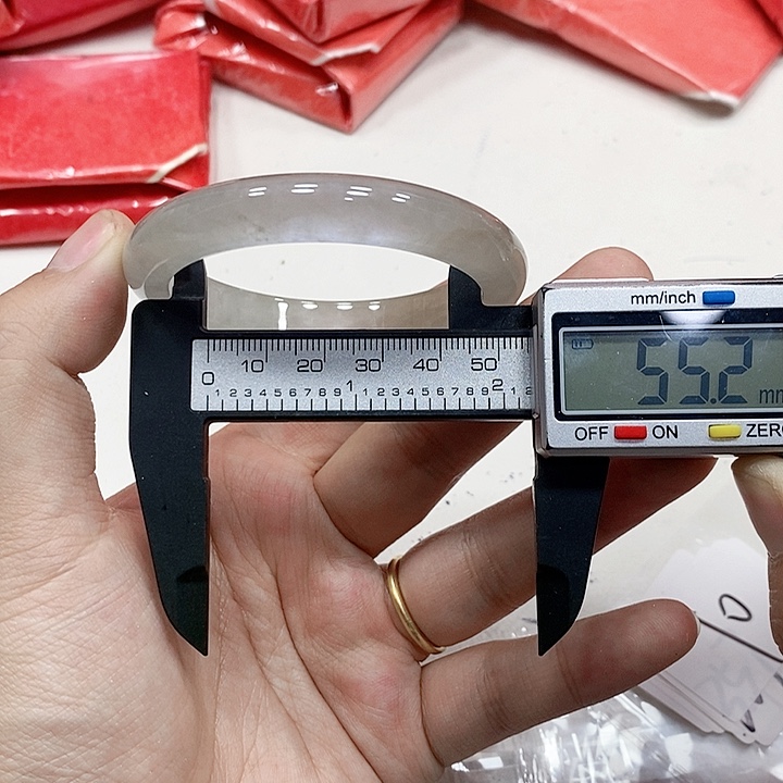 翡翠手镯未镶嵌123 