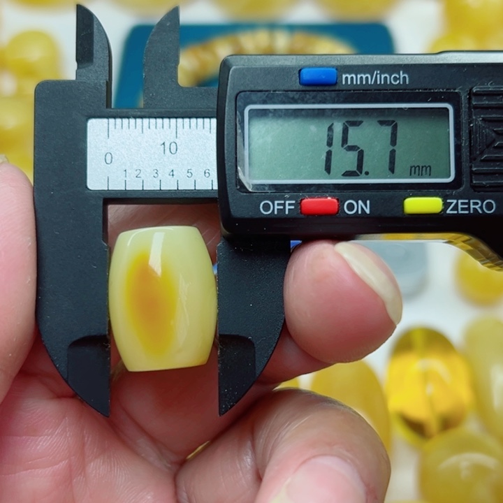 琥珀（矿物珀）未镶嵌裸石