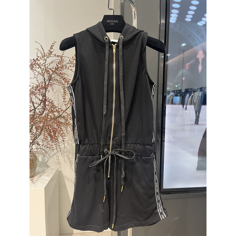 FH连衣裙时尚休闲百搭黑色连帽无袖设计师227