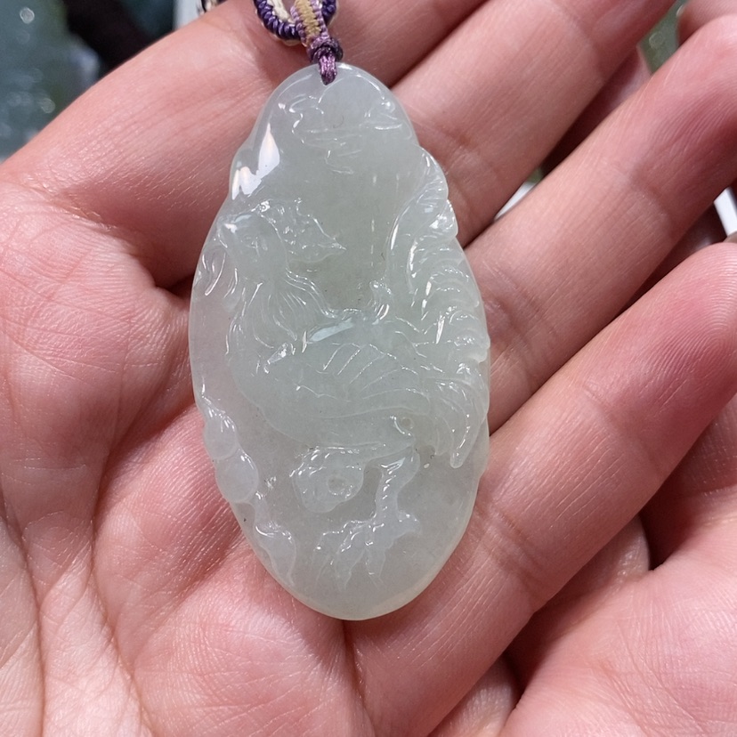 【闪购商品】翡翠颈饰未镶嵌。