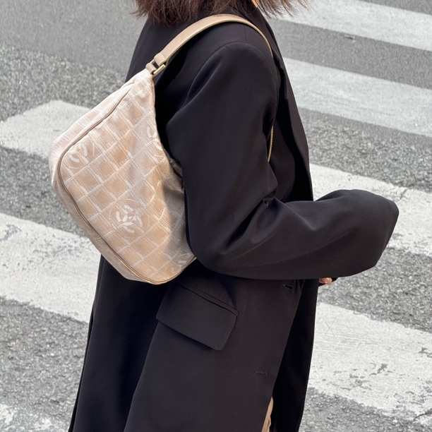 95新 Chanel/香奈儿 中古奶茶色单肩包时尚复古ins腋下包小众