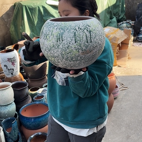 口19高22瑕疵一个盆子。