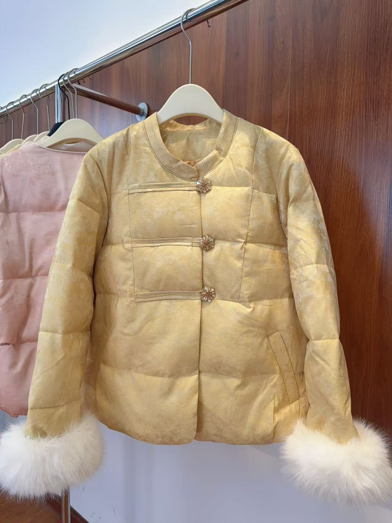 新中式国风珠扣棉服女2025冬季新款高级感斜襟外套