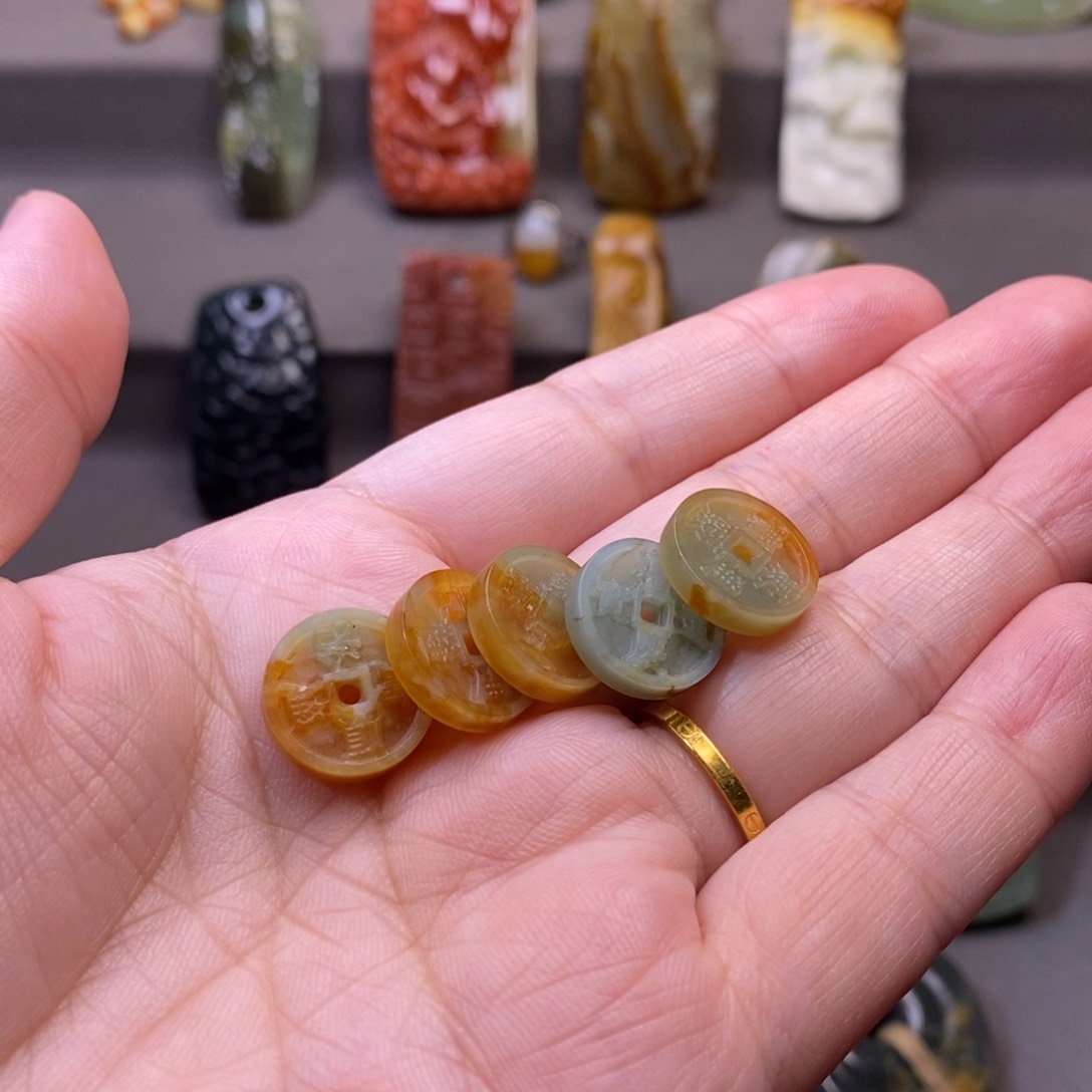 岫玉颈饰未镶嵌阿*$挂件