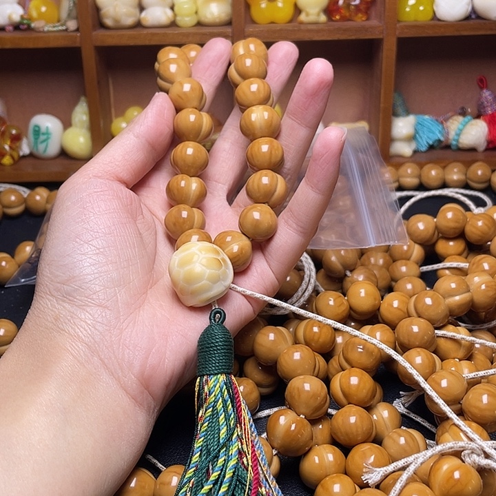 羊****吊坠猴头核桃富甲