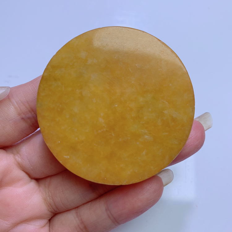 天然翡翠黄翡厚装无事牌吊坠一件