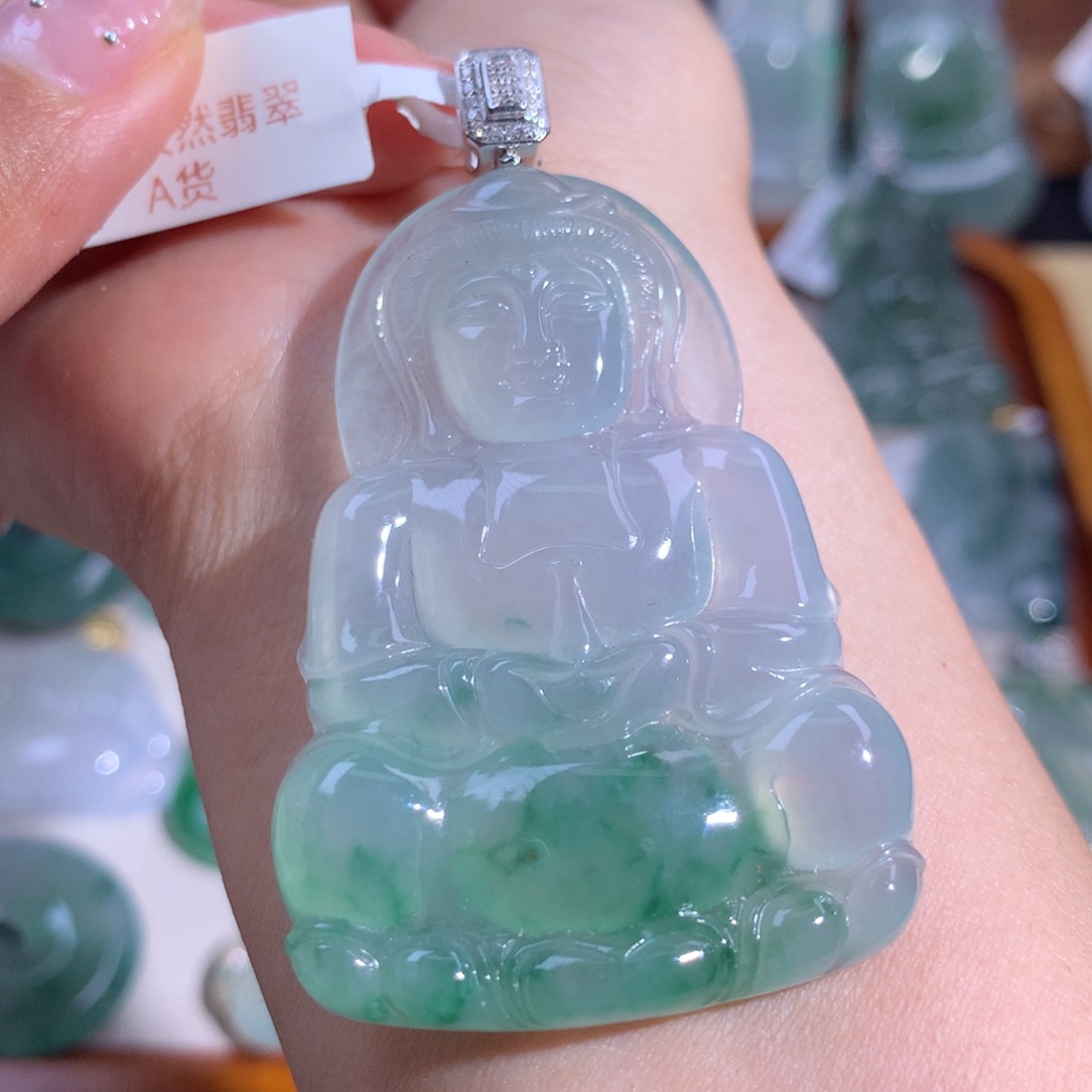 翡翠颈饰18K金镶嵌观音