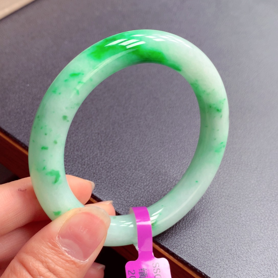 翡翠未镶嵌手镯缅甸翡翠