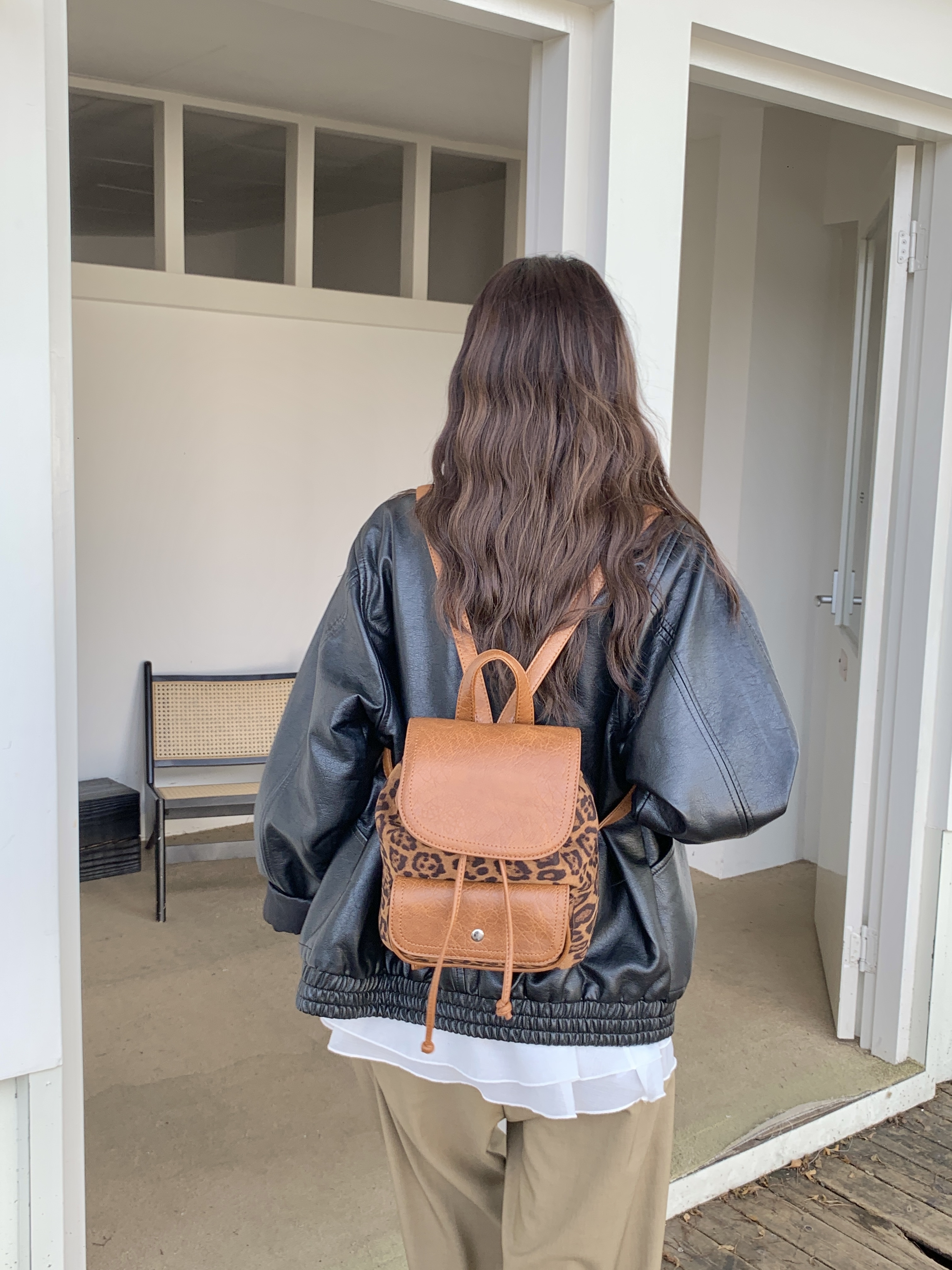 韩国复古ins风拼接麂皮绒流行豹纹时尚个性小众学院风双肩背包女