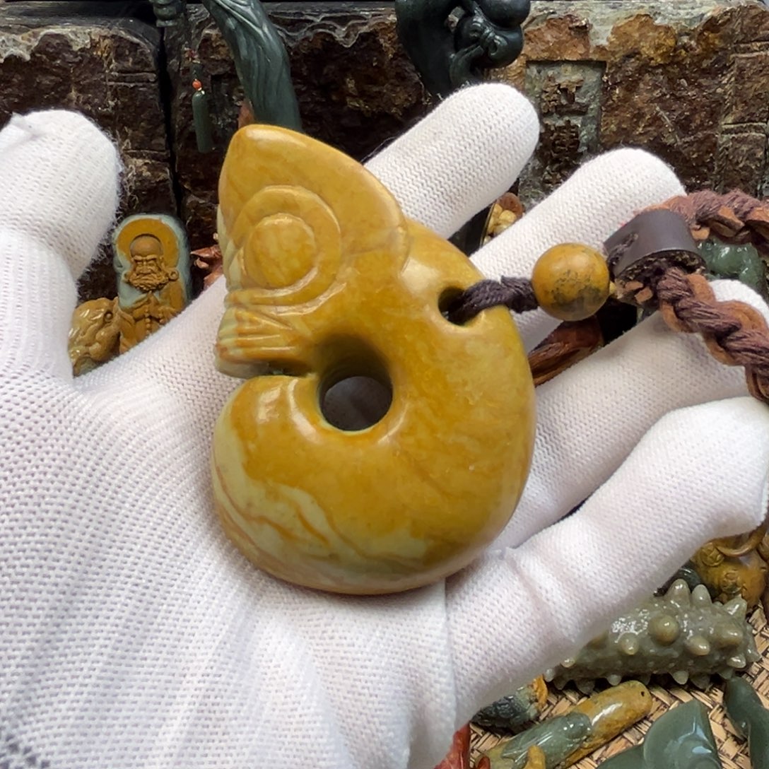 岫岩河磨玉（透闪石质玉）未镶嵌把件