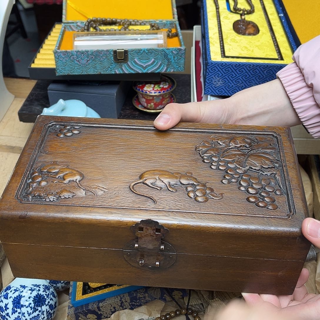 大叶紫檀（黑酸枝木类）