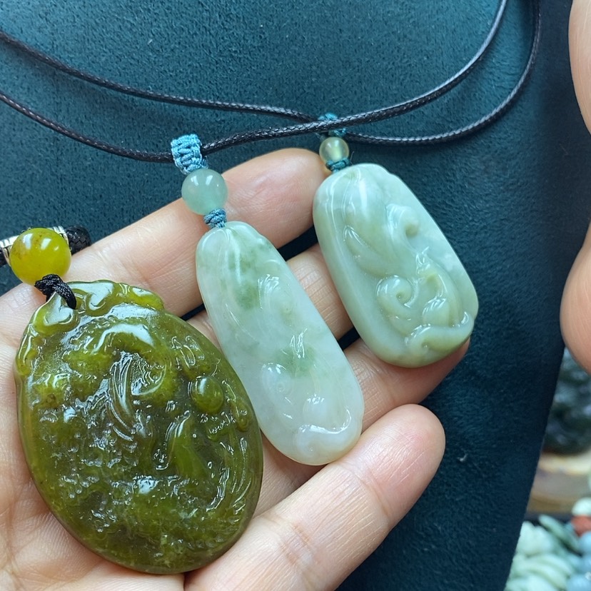 【闪购商品】蛇纹石玉吊坠未镶嵌