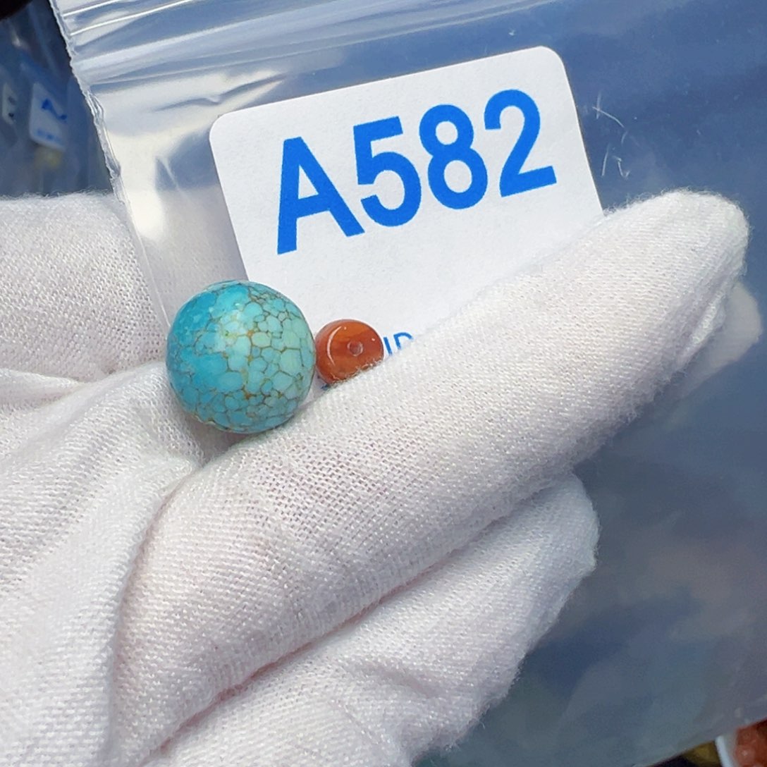 南红玛瑙未镶嵌珠宝奇石