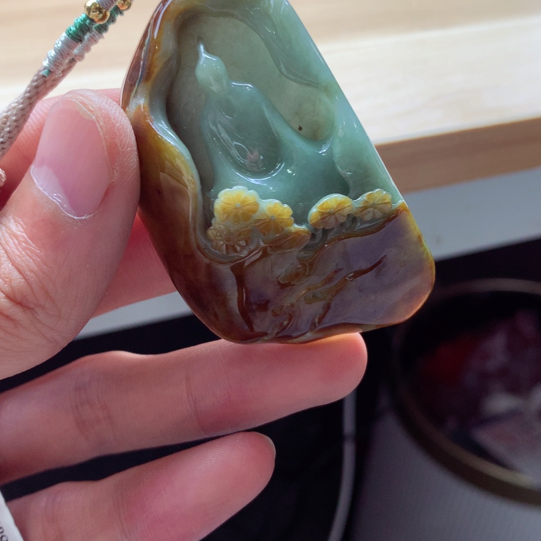 翡翠颈饰未镶嵌吊坠