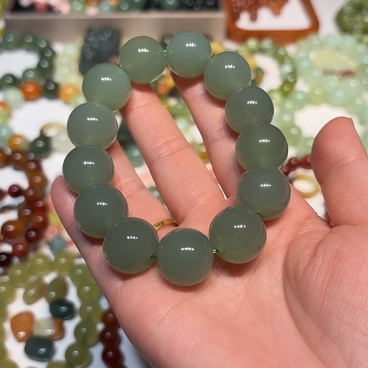 徐***c蛇纹石玉未镶嵌手串