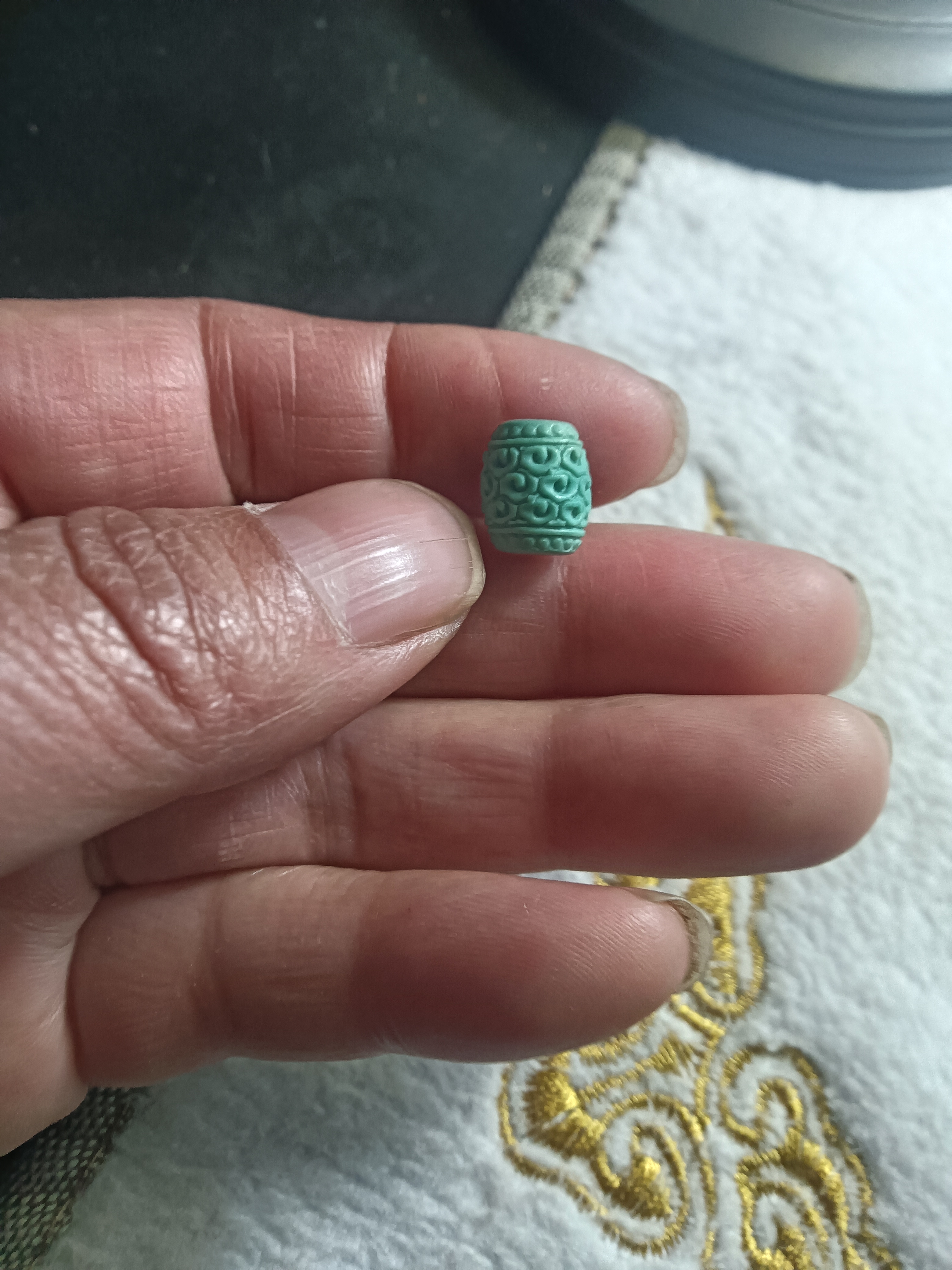 原矿绿松石桶珠尺寸8