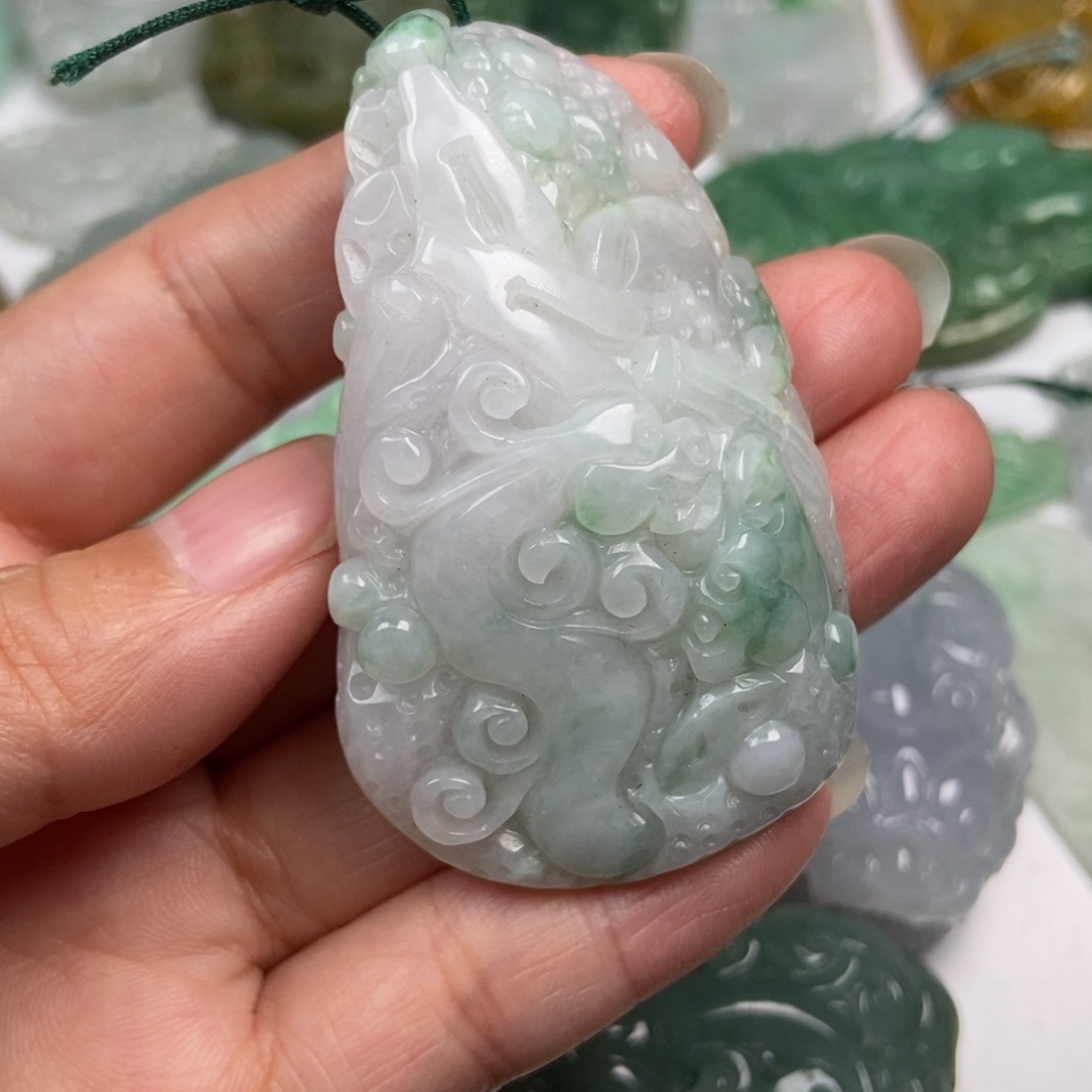 翡翠未镶嵌颈饰翡翠