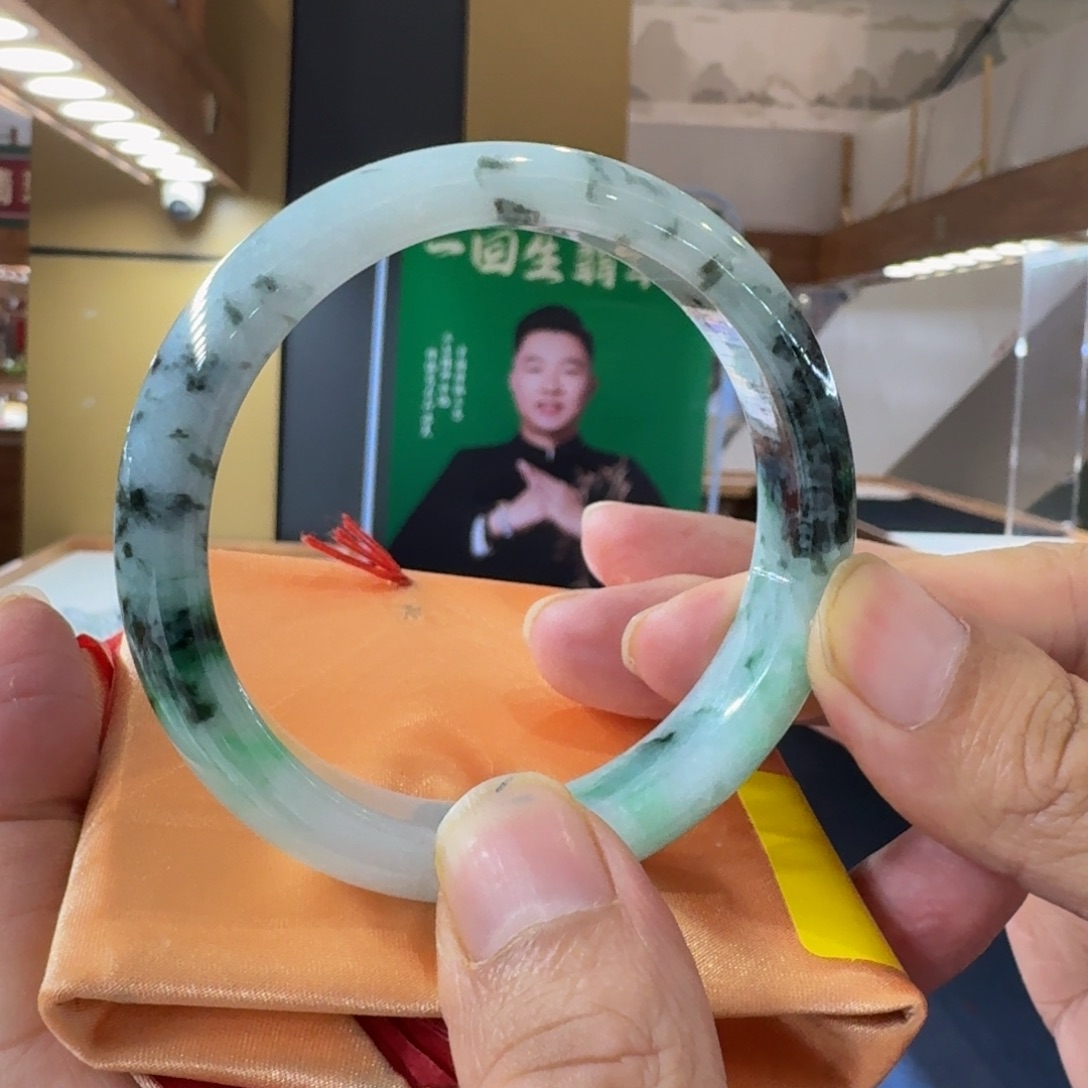 翡翠手镯未镶嵌?****梦纯天然缅甸翡翠a货
