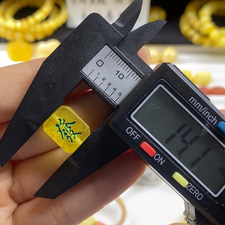 蜜蜡裸石未镶嵌微瑕