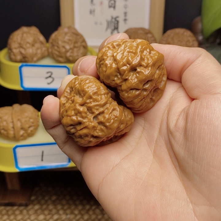 文玩核桃把件蛤蟆头