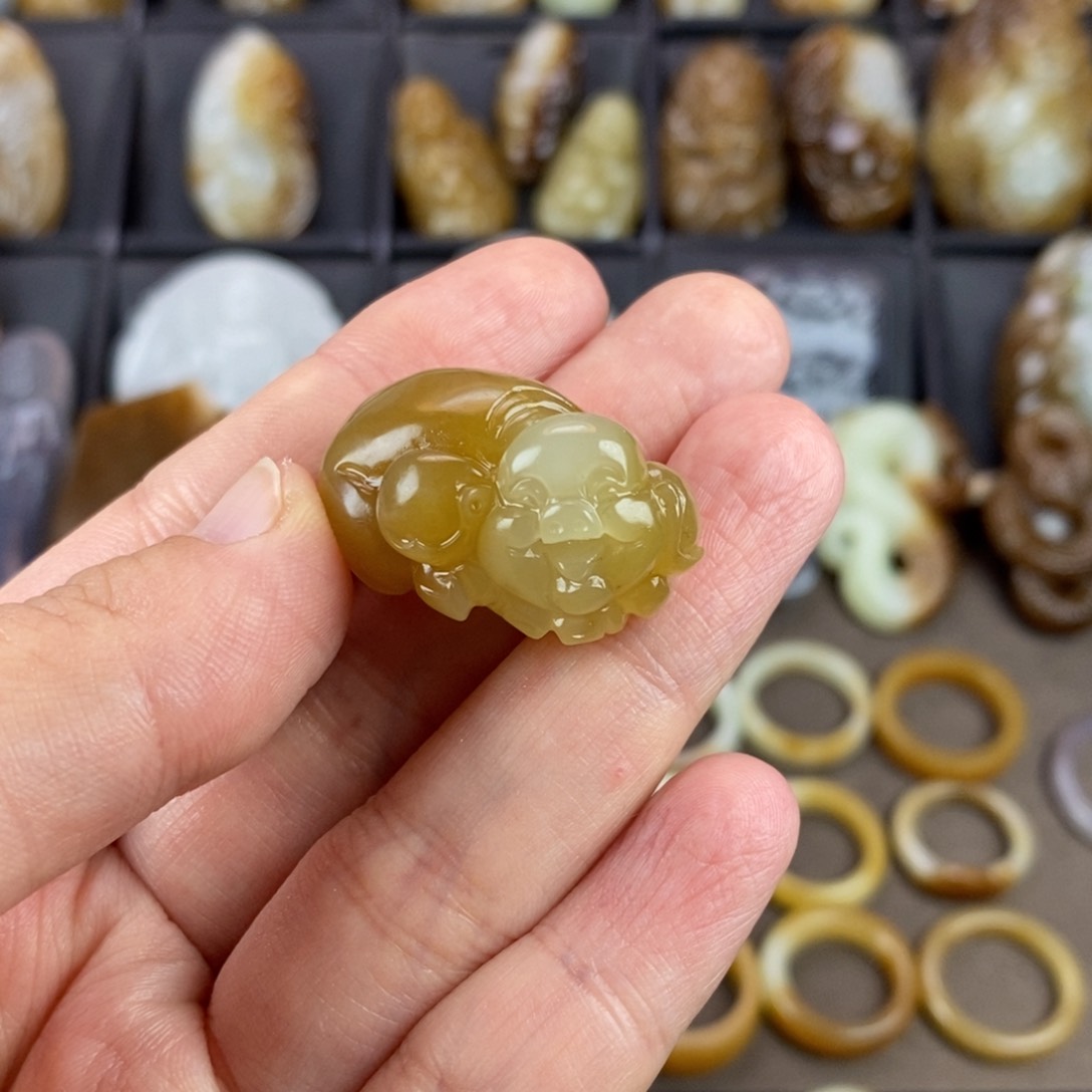 和田玉颈饰未镶嵌