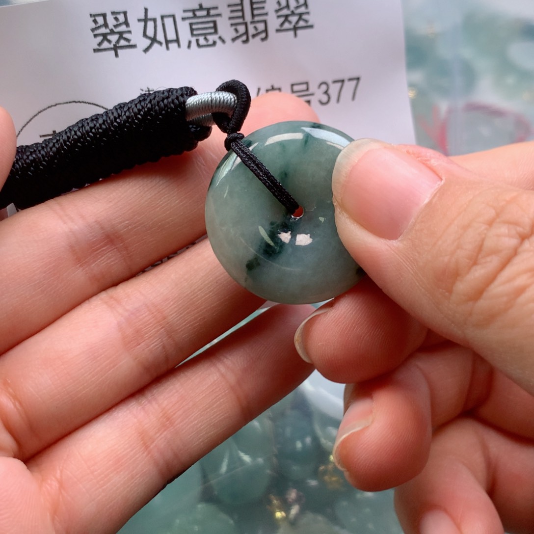 翡翠颈饰未镶嵌天然翡翠377