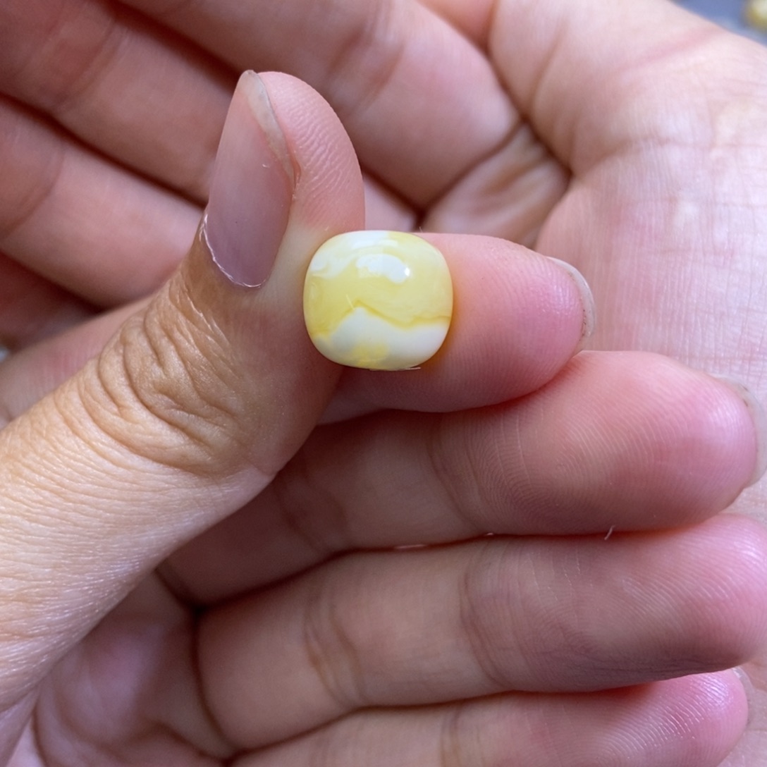 未镶嵌琥珀珠宝奇石L**.