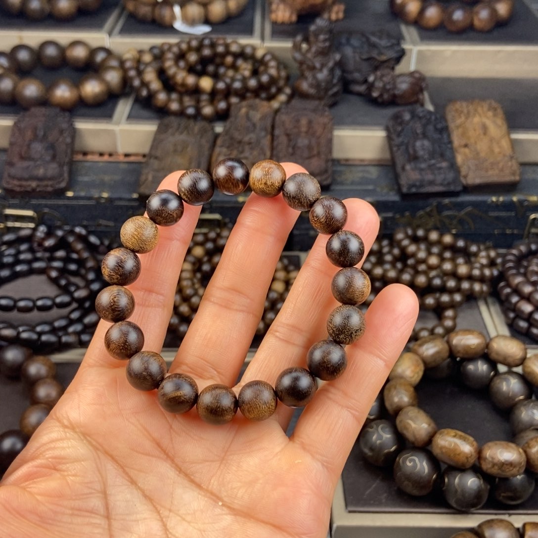 沉香手串-****e越南芽庄白棋玉化留疤