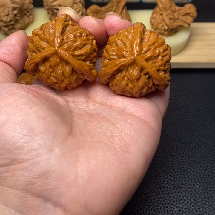 文玩核桃吊坠嚞工艺三棱