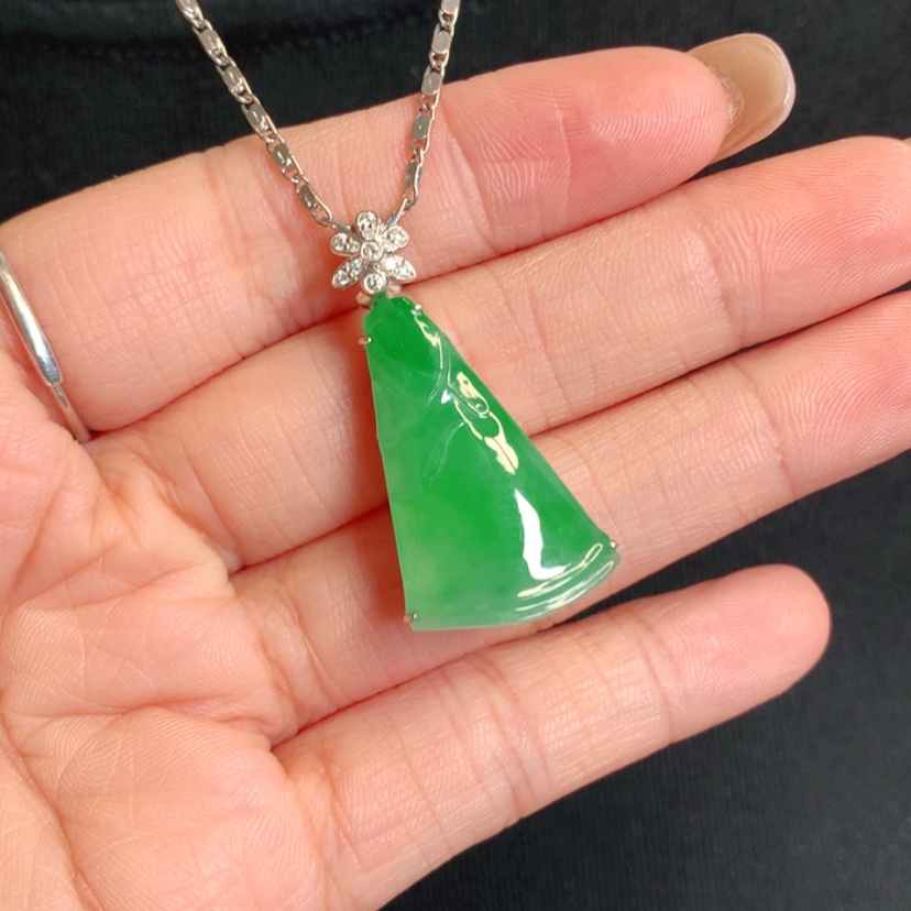 【闪购商品】颈饰18K金镶嵌翡翠竹节