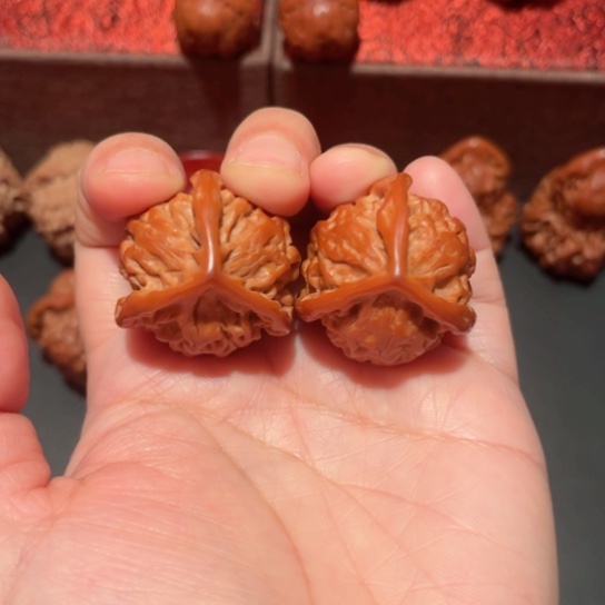 文玩核桃吊坠刘*瞎三棱