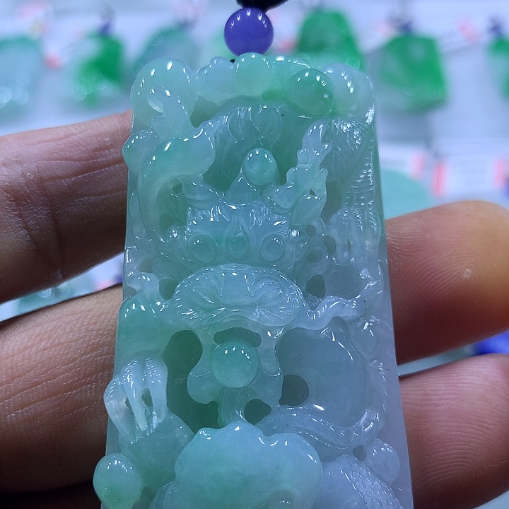 翡翠未镶嵌颈饰天然翡翠吊坠A货