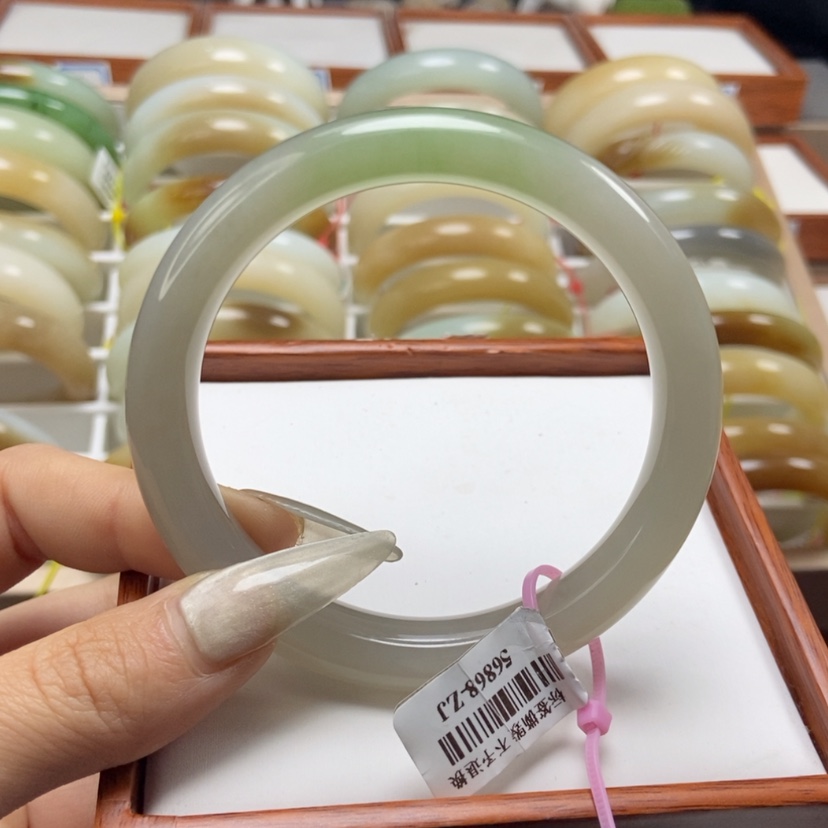 【闪购商品】和田玉手镯未镶嵌60