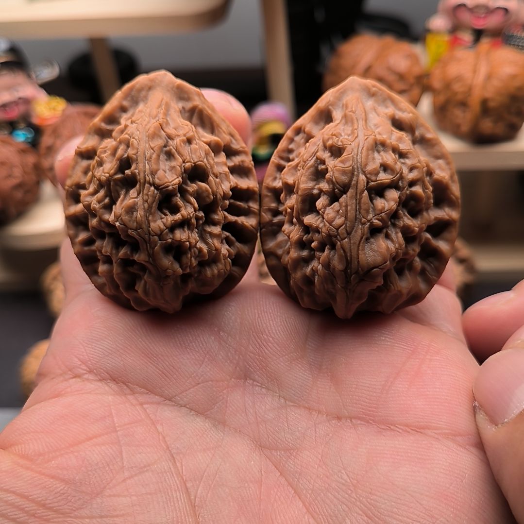 阔***子文玩核桃玄武狮子头