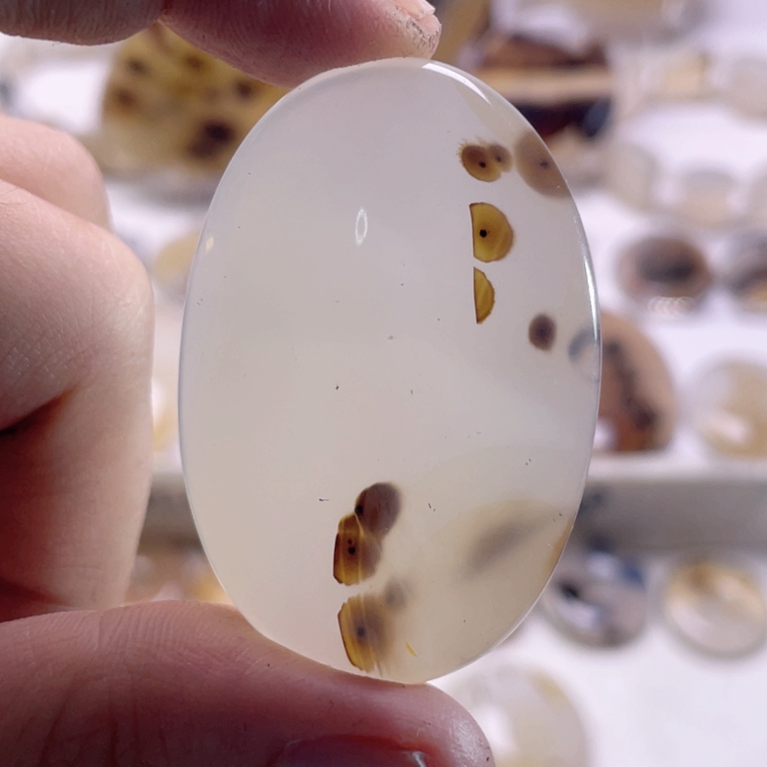 玛瑙/玉髓未镶嵌珠宝奇石