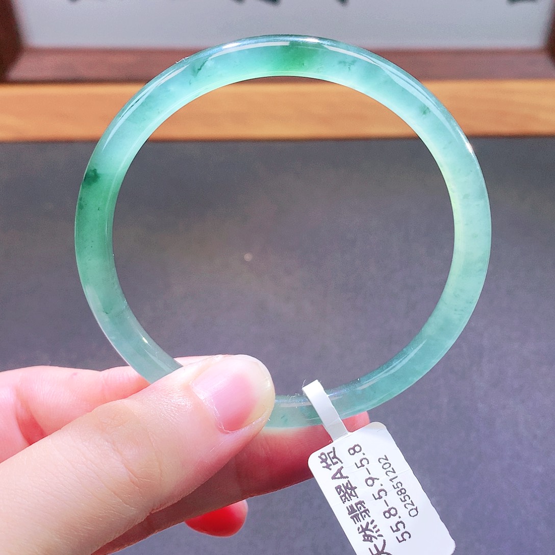翡翠未镶嵌手镯天然翡翠