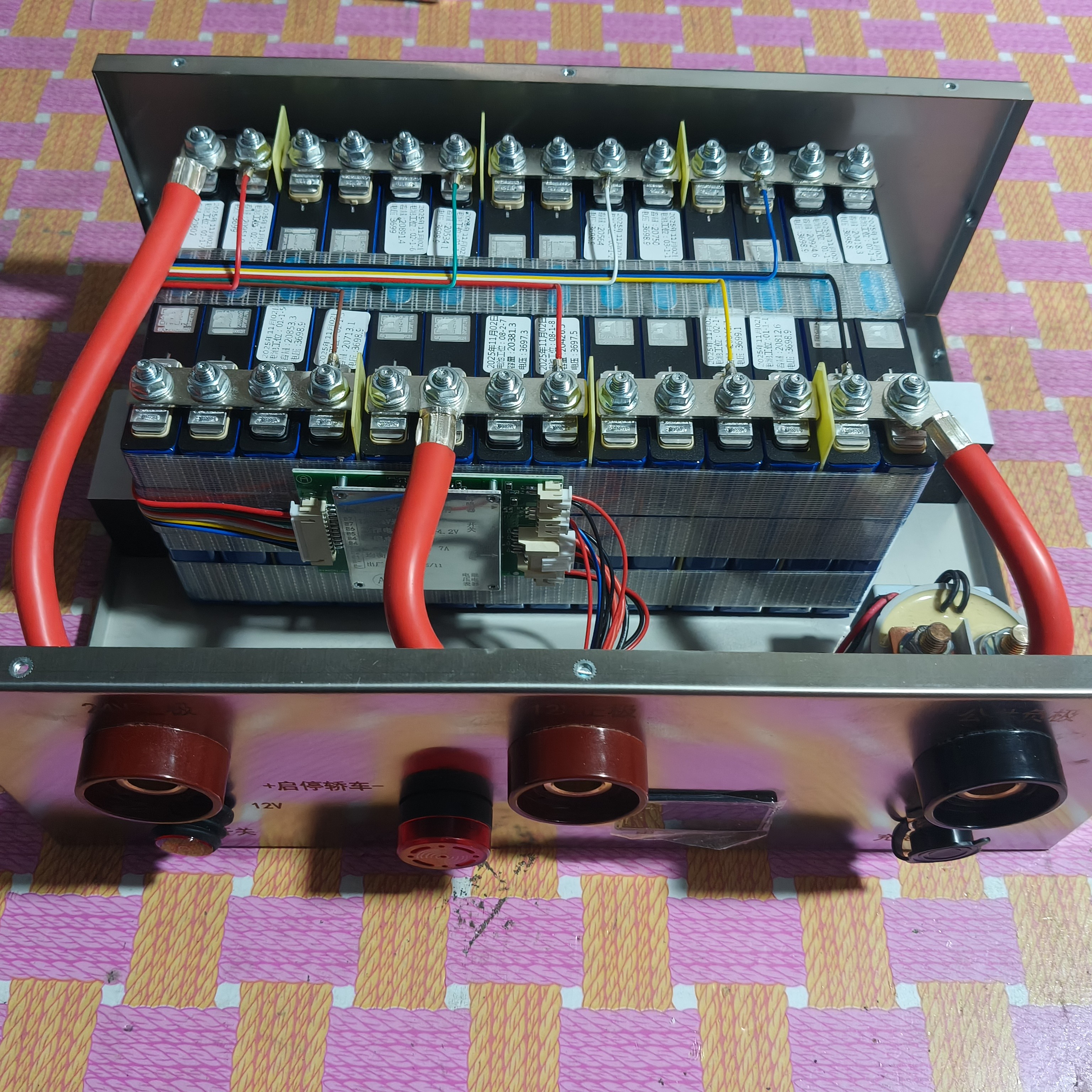 艺伟19.5电芯两并七串强启电源 配低压保护 低压报警 防反接保险