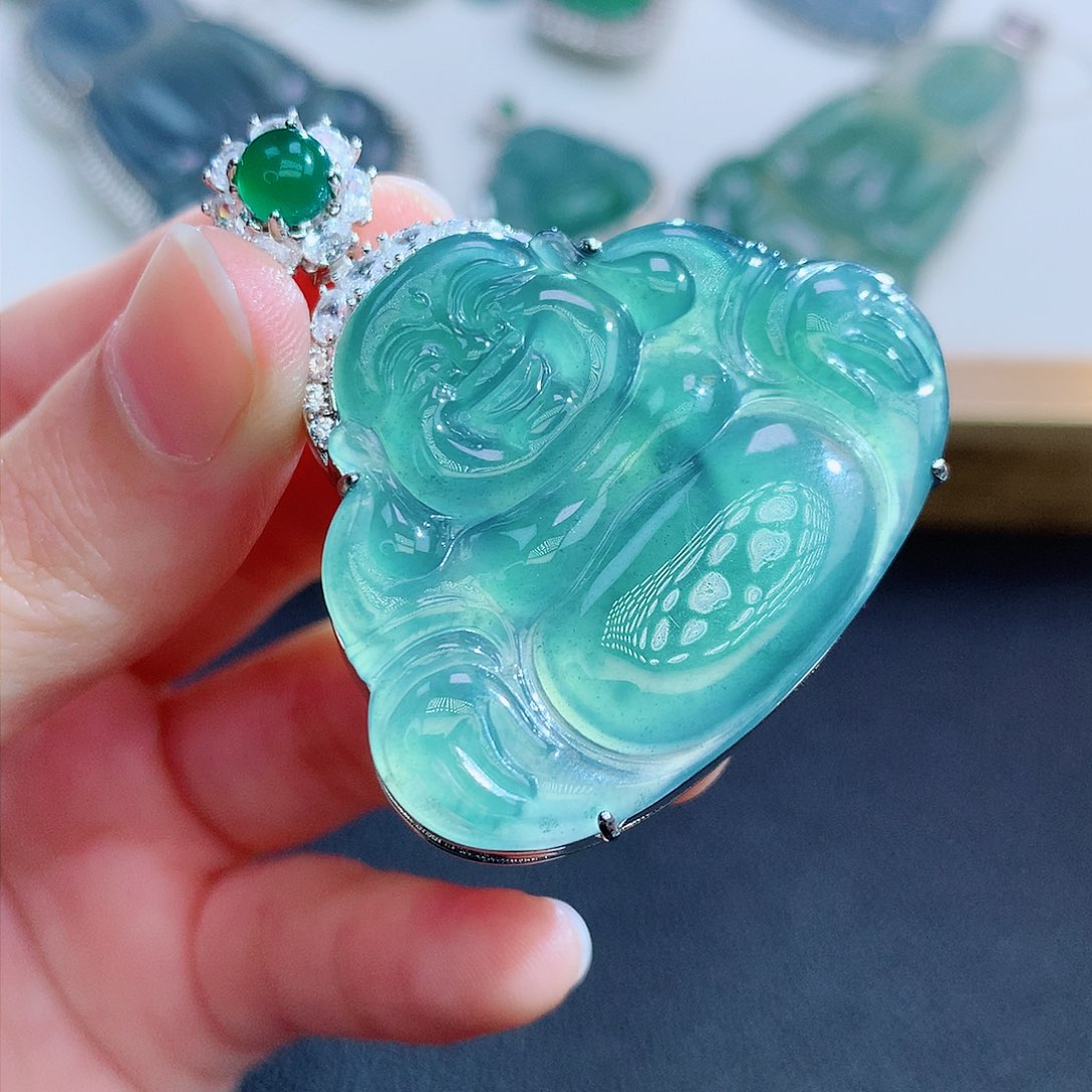 翡翠颈饰未镶嵌翡翠