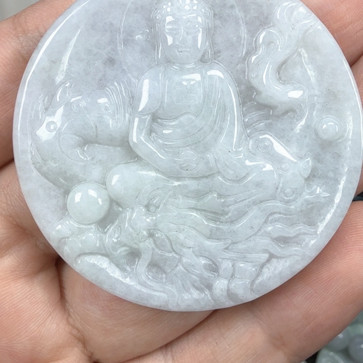 翡翠挂件未镶嵌翡翠
