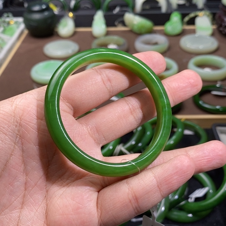 和田玉碧玉阳绿色手镯54.8圈口29.2克未镶嵌喵*