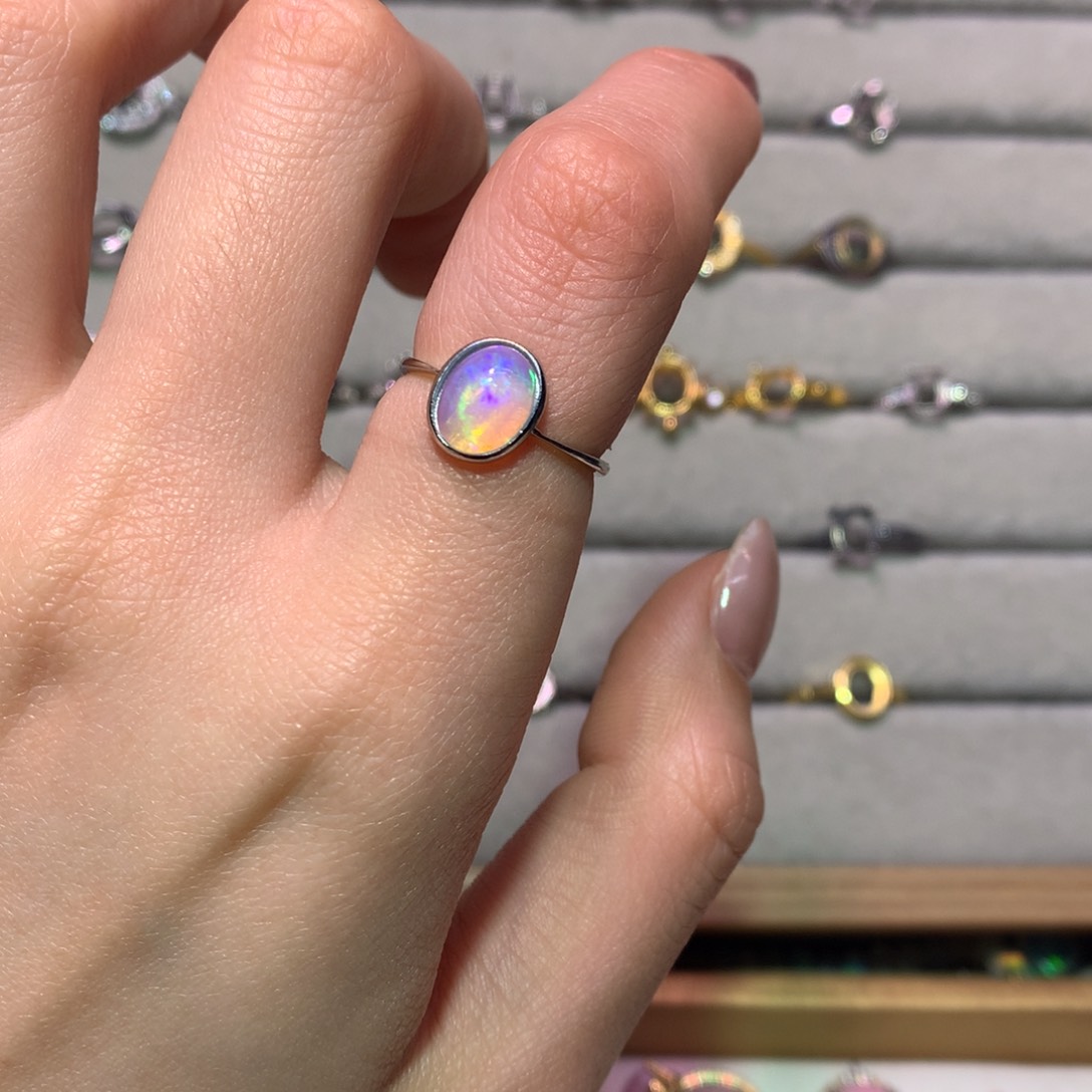 银S925镶嵌欧泊戒指款式s****?